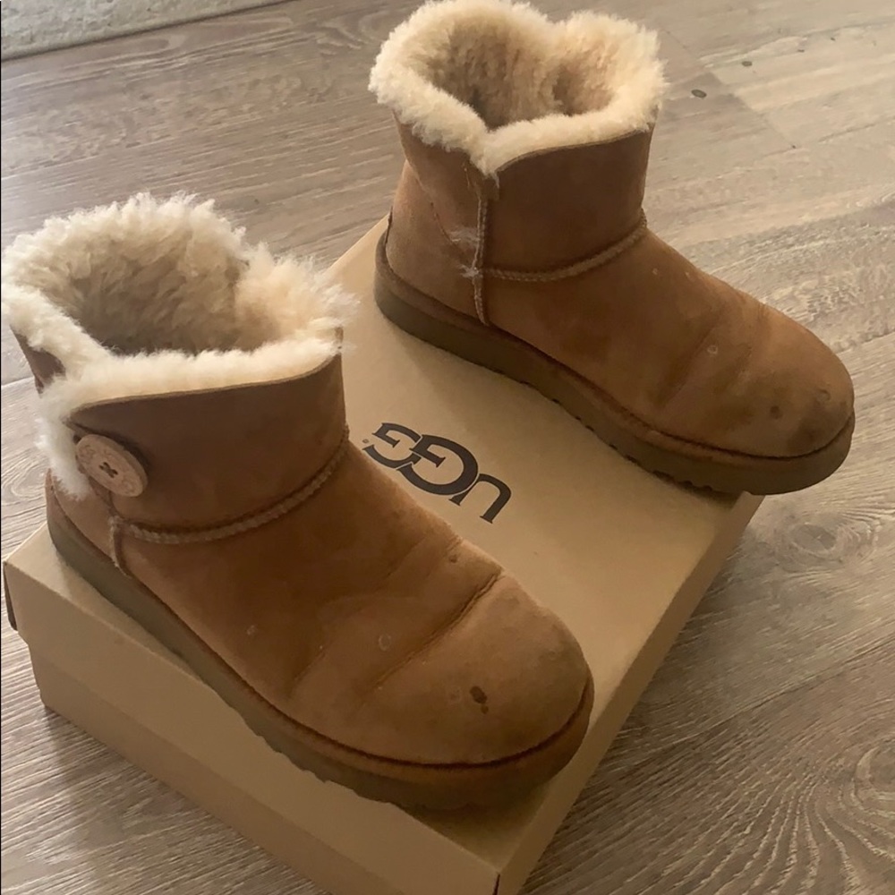 Uggs with button